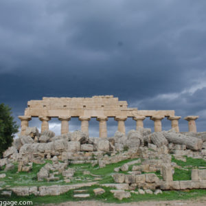 Segesta and Selinunte.  Two Cities, Two Enemies, War