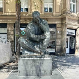 Walking Zagreb and Spotting Art