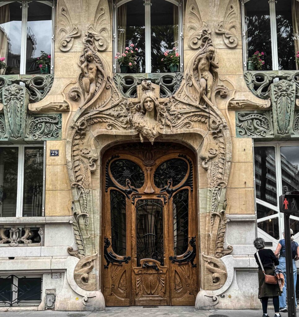 Lavirotte Building